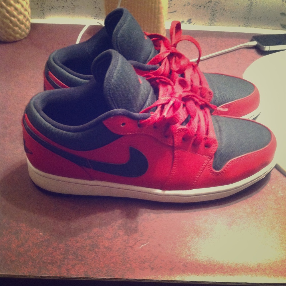 Rare Jordan’s 1’s low top great collectibles